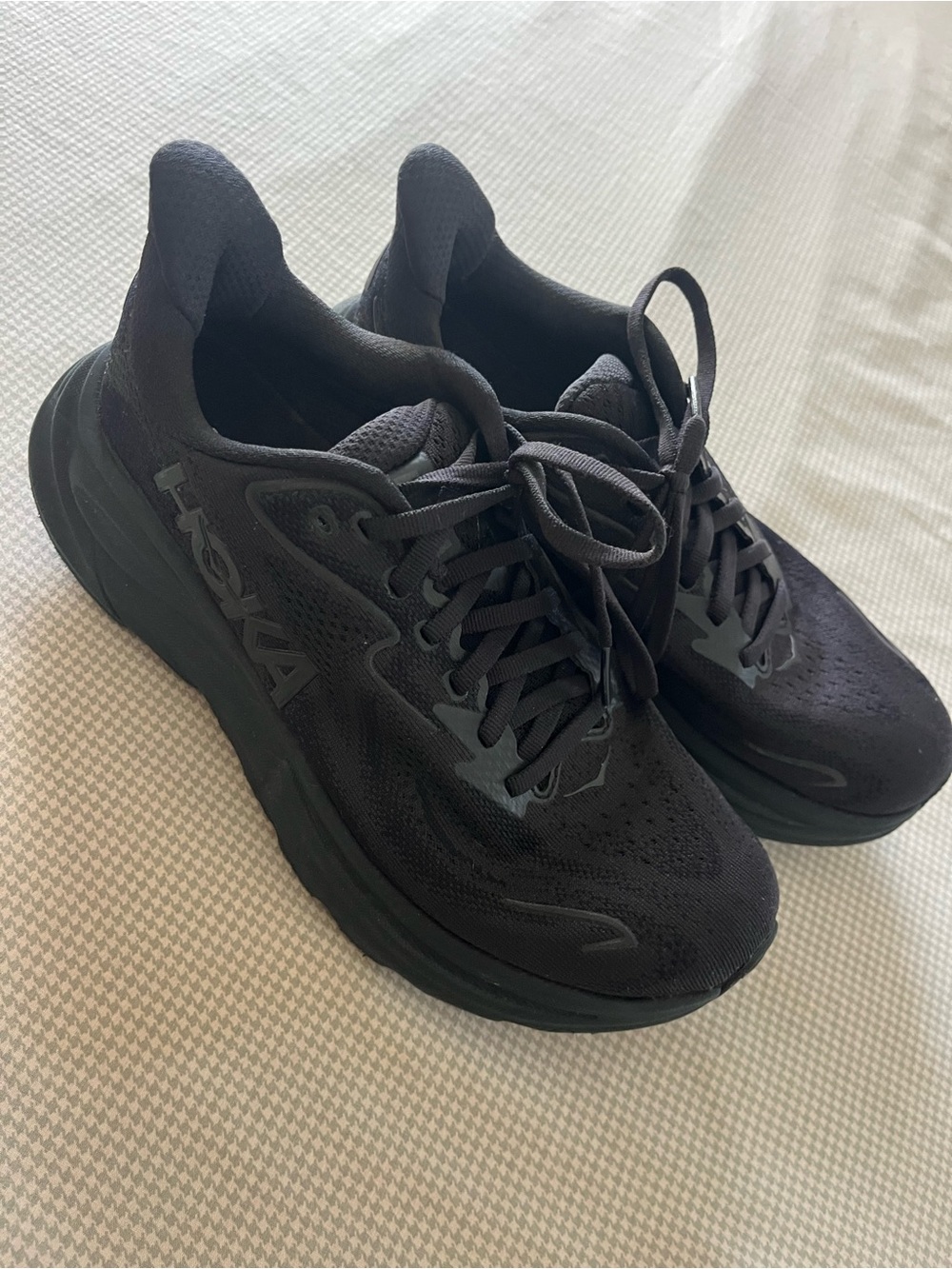Hoka One One All-Black Men's Athletic Shoes - Sleek Performance
